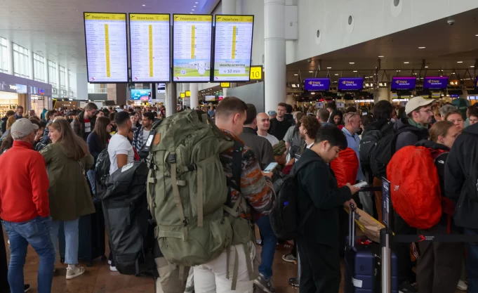 Continúan por segundo día las cancelaciones de vuelos en el aeropuerto de Bruselas por un ciberataque