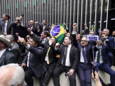 El Congreso de Brasil pretende aparcar la amnistía a Bolsonaro y reducir las penas a los golpistas