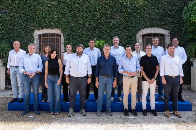 El PP endurece su estrategia para dar la batalla a Vox con la inmigración