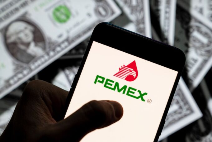 Bonos en euros y dólares son para reducir deuda extranjera de Pemex