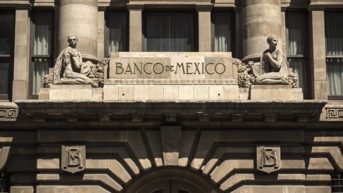 Banxico recorta tasa de interés nuevamente, en un intento por reactivar la economía