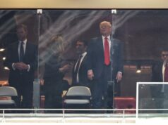 Trump encabeza el homenaje a Charlie Kirk ante miles de seguidores