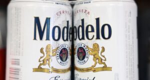 Modelo pierde el trono en EU como la cerveza más vendida y Trump sería el culpable de la caída
