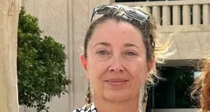 La española de la flotilla Reyes Rigo regresará a España tras llegar a un acuerdo con la Fiscalía israelí Israel prolonga tres días la detención de Reyes Rigo, la activista de la flotilla acusada de morder a una enfermera de la cárcel