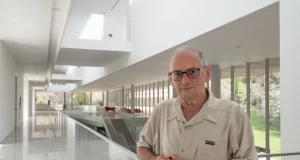 Meir Margalit, escritor israelí: “La mayoría de la sociedad israelí quiere ver a los palestinos humillados” Meir Margalit, escritor israelí: “La mayoría de la sociedad israelí quiere ver a los palestinos humillados”