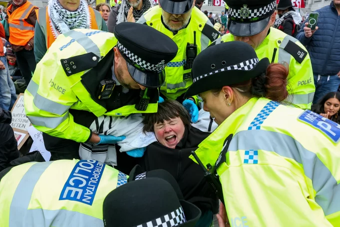 La decisión del Gobierno británico de ampliar el control policial sobre las protestas propalestinas pone en pie de guerra a los activistas La decisión del Gobierno británico de ampliar el control policial sobre las protestas propalestinas pone en pie de guerra a los activistas