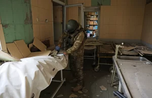 En el limbo bélico del frente de Ucrania: una ciudad de autómatas y un cadáver olvidado en el hospital En el limbo bélico del frente de Ucrania: una ciudad de autómatas y un cadáver olvidado en el hospital