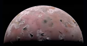 Un estudio internacional liderado por la UNAM identifica siete volcanes activos en la luna de Júpiter Ío Un estudio internacional liderado por la UNAM identifica siete volcanes activos en la luna de Júpiter Ío