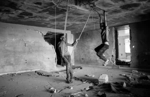 De la guerra a tu casa: cómo la chatarra de los conflictos bélicos alimenta la industria del acero De la guerra a tu casa: cómo la chatarra de los conflictos bélicos alimenta la industria del acero