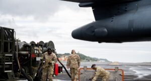 Portugal investigará la escala en la base de las Azores de tres cazas estadounidenses vendidos a Israel Portugal investigará la escala en la base de las Azores de tres cazas estadounidenses vendidos a Israel