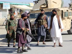 Pakistán y Afganistán se enfrentan en choques armados en la frontera con decenas de muertos Pakistán y Afganistán se enfrentan en choques armados en la frontera con decenas de muertos