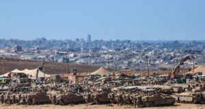 Palestinos regresan a Gaza y encuentran sus hogares devastados Palestinos regresan a Gaza y encuentran sus hogares devastados