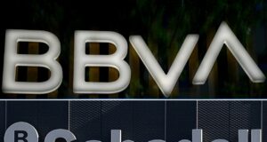 Fracasa la OPA hostil del banco español BBVA sobre su competidor Sabadell Fracasa la OPA hostil del banco español BBVA sobre su competidor Sabadell