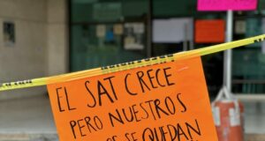 Estos son los 8 puntos que piden empleados al SAT para levantar la protesta de brazos caídos Estos son los 8 puntos que piden empleados al SAT para levantar la protesta de brazos caídos