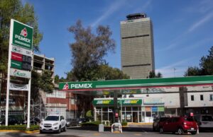 Fitch eleva la calificación de Pemex y estabiliza la perspectiva Fitch eleva la calificación de Pemex y estabiliza la perspectiva