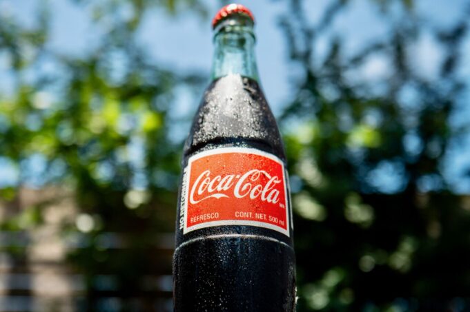 Coca-Cola reducirá 30% del contenido calórico de sus bebidas tras alza del IEPS Coca-Cola reducirá 30% del contenido calórico de sus bebidas tras alza del IEPS