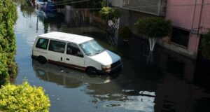 Condusef advierte: no todos los seguros de auto cubren inundaciones, revisa tu póliza Condusef advierte: no todos los seguros de auto cubren inundaciones, revisa tu póliza