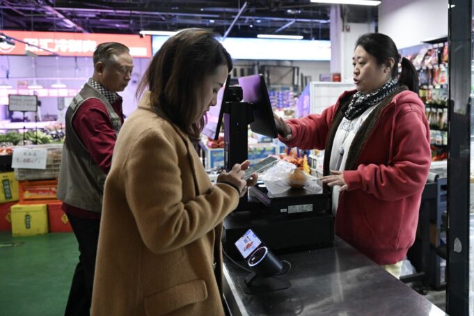 El crecimiento de China se desacelera por caída en consumo y tensión comercial El crecimiento de China se desacelera por caída en consumo y tensión comercial