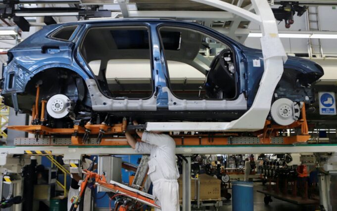 Sector automotriz rechaza revisión bilateral de T-MEC; pide integración regional Sector automotriz rechaza revisión bilateral de T-MEC; pide integración regional