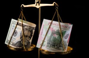El peso avanza tras datos de actividad económica El peso avanza tras datos de actividad económica