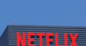 Netflix se desploma, inversionistas empiezan a cuestionar su elevada valoración Netflix se desploma, inversionistas empiezan a cuestionar su elevada valoración