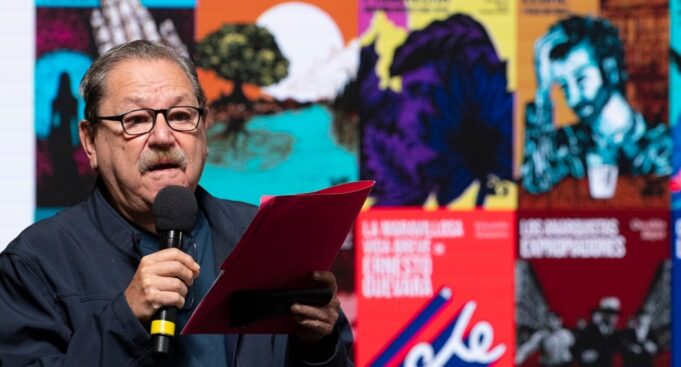 Paco Ignacio Taibo explica por qué el FCE va a regalar pocos libros de mujeres Paco Ignacio Taibo explica por qué el FCE va a regalar pocos libros de mujeres