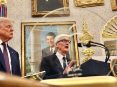 Apple se alinea con Trump y ya fabrica servidores de IA en EU Apple se alinea con Trump y ya fabrica servidores de IA en EU