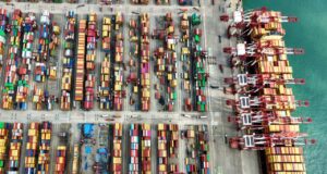 Los aranceles, el arma suprema de Trump, a juicio ante la Corte Suprema Estados Unidos anuncia un acuerdo para reducir la guerra comercial con China