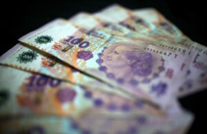 Peso y activos argentinos repuntan tras el triunfo del oficialismo de Milei Peso y activos argentinos repuntan tras el triunfo del oficialismo de Milei