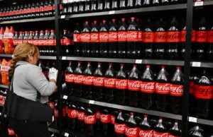 Aprueban aumentos a refrescos y tabaco en comisiones, pasan al pleno del Senado Aprueban aumentos a refrescos y tabaco en comisiones, pasan al pleno del Senado