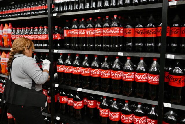 Aprueban aumentos a refrescos y tabaco en comisiones, pasan al pleno del Senado