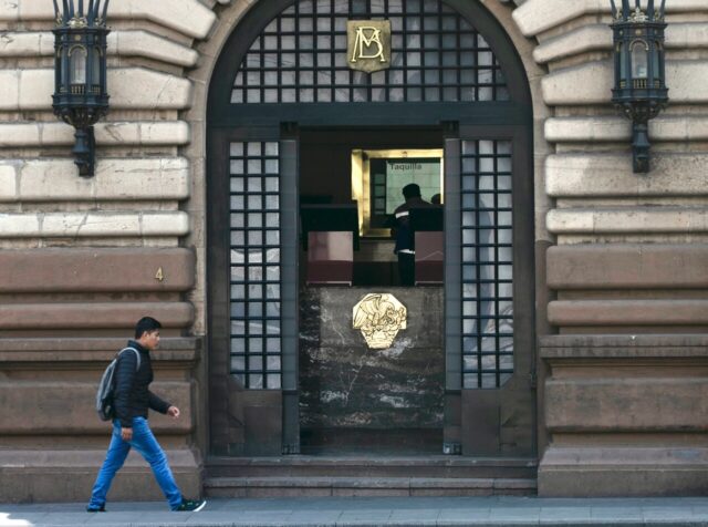 FMI sugiere a Banxico perfeccionar herramientas de comunicación