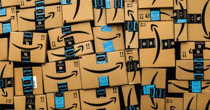 Amazon recorta 14,000 puestos corporativos; Bernie Sanders cuestiona estrategia Amazon recorta 14,000 puestos corporativos; Bernie Sanders cuestiona estrategia