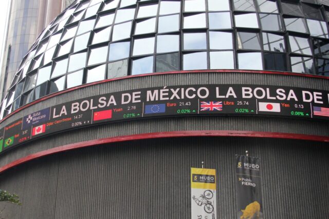 Bolsa mexicana regresa el lunes a horario habitual de operaciones