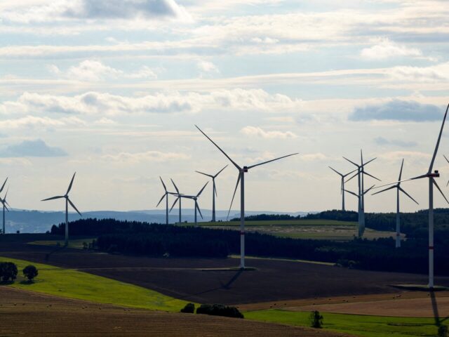 image.jpg Retraso en reglamentos energéticos frena inversiones pese a apertura en contratos con privados