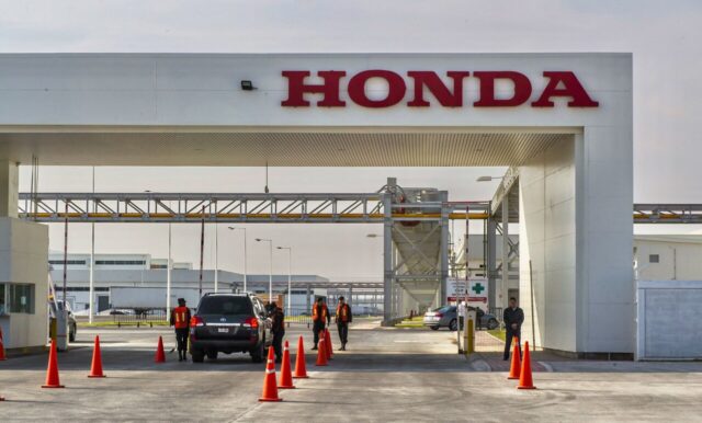 Profeco emite alerta por falla en más de 1,000 autos Honda y Acura