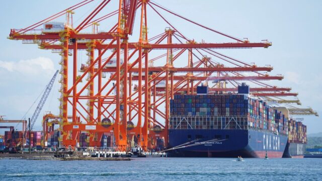 Efecto arancelario se sentirá en 2026; comercio global crecerá solo 0.5%