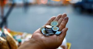 Al peso se le agota el colchón frente al dólar con Banxico estable y Fed en duda Al peso se le agota el colchón frente al dólar con Banxico estable y Fed en duda