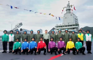 China estrena su buque de guerra más avanzado en pleno pulso a Estados Unidos por el dominio naval China estrena su buque de guerra más avanzado en pleno pulso a Estados Unidos por el dominio naval