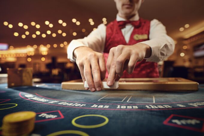 FinCEN sanciona a 10 casinos en México por lavado de dinero al Cártel de Sinaloa FinCEN sanciona a 10 casinos en México por lavado de dinero al Cártel de Sinaloa
