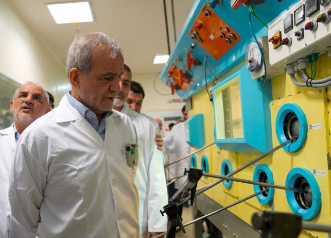 El presidente de Irán dice que reconstruirán sus instalaciones nucleares El presidente de Irán dice que reconstruirán sus instalaciones nucleares