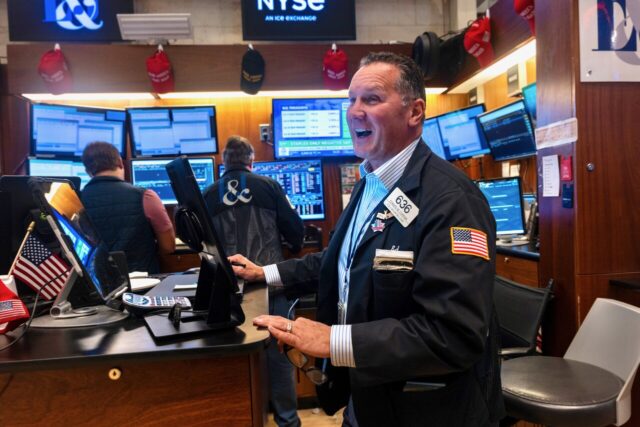 Wall Street cierra al alza gracias a sólidos datos y buenos resultados Wall Street cierra al alza gracias a sólidos datos y buenos resultados