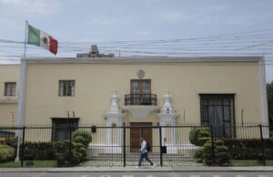 La encargada de negocios de México abandona Perú La encargada de negocios de México abandona Perú