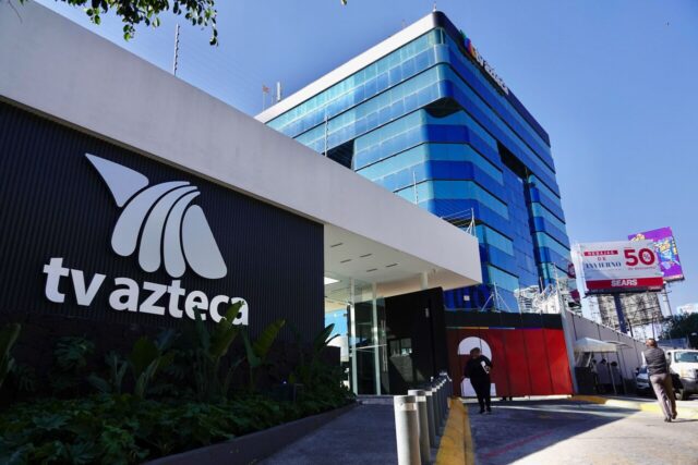 TV Azteca enfrenta fallos, deudas y litigios que amenazan su futuro