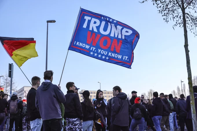 AfD estrecha lazos con EE UU, y con éxito: hoy es un peón clave para Trump en Europa AfD estrecha lazos con EE UU, y con éxito: hoy es un peón clave para Trump en Europa