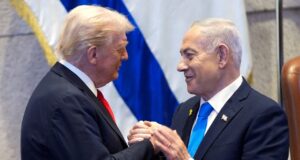 Netanyahu pide formalmente un indulto presidencial de sus acusaciones de corrupción Netanyahu pide formalmente un indulto presidencial de sus acusaciones de corrupción