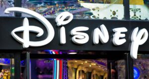 Disney invierte 1,000 mdd en OpenAI y abre sus íconos a la IA Disney invierte 1,000 mdd en OpenAI y abre sus íconos a la IA
