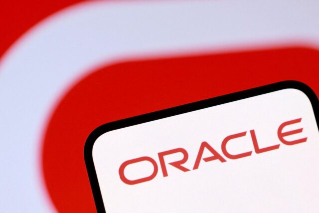 Oracle pierde 5% de su valoración, tras elevar su gasto en centros de datos de IA