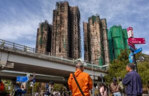 Hong Kong inicia tres días de luto tras incendio que deja 128 muertos Hong Kong inicia tres días de luto tras incendio que deja 128 muertos