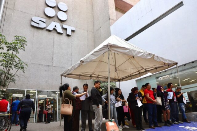 Más impuestos y vigilancia: así nos cobrará el SAT 5.8 billones de pesos en 2026